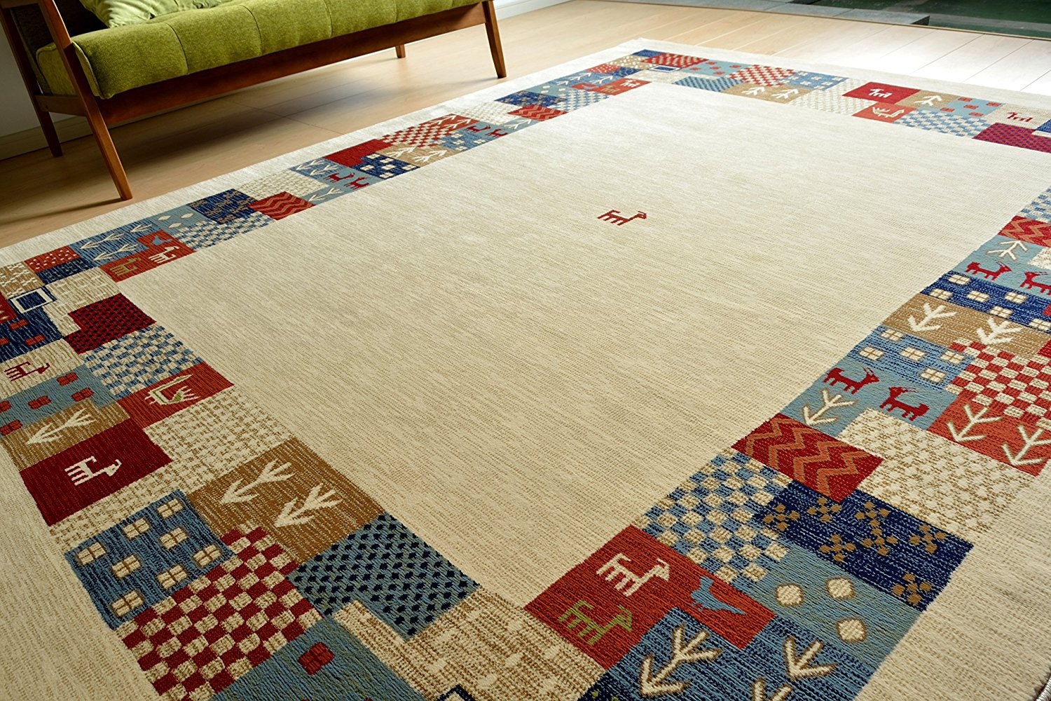 ぎゃべの予感。アイボリー。